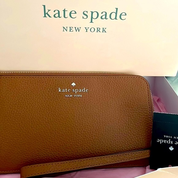 Kate Spade Wristlet Pebbled Leather - Picture 10 of 15